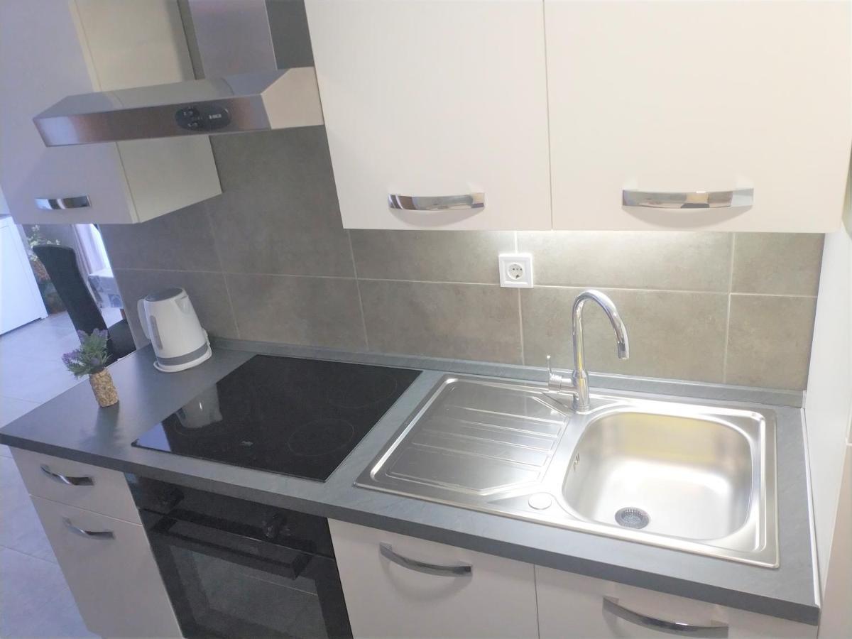 Apartments Rak Віс Екстер'єр фото