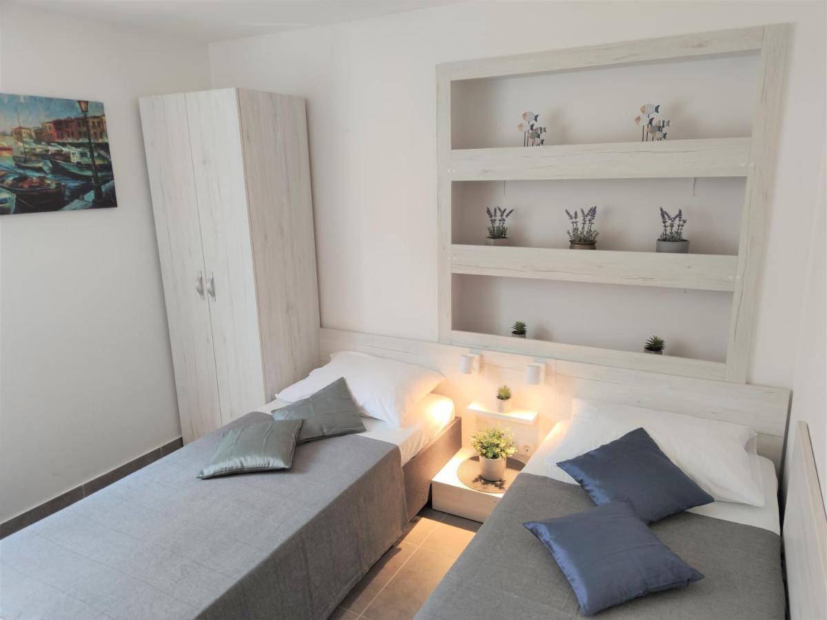 Apartments Rak Віс Екстер'єр фото