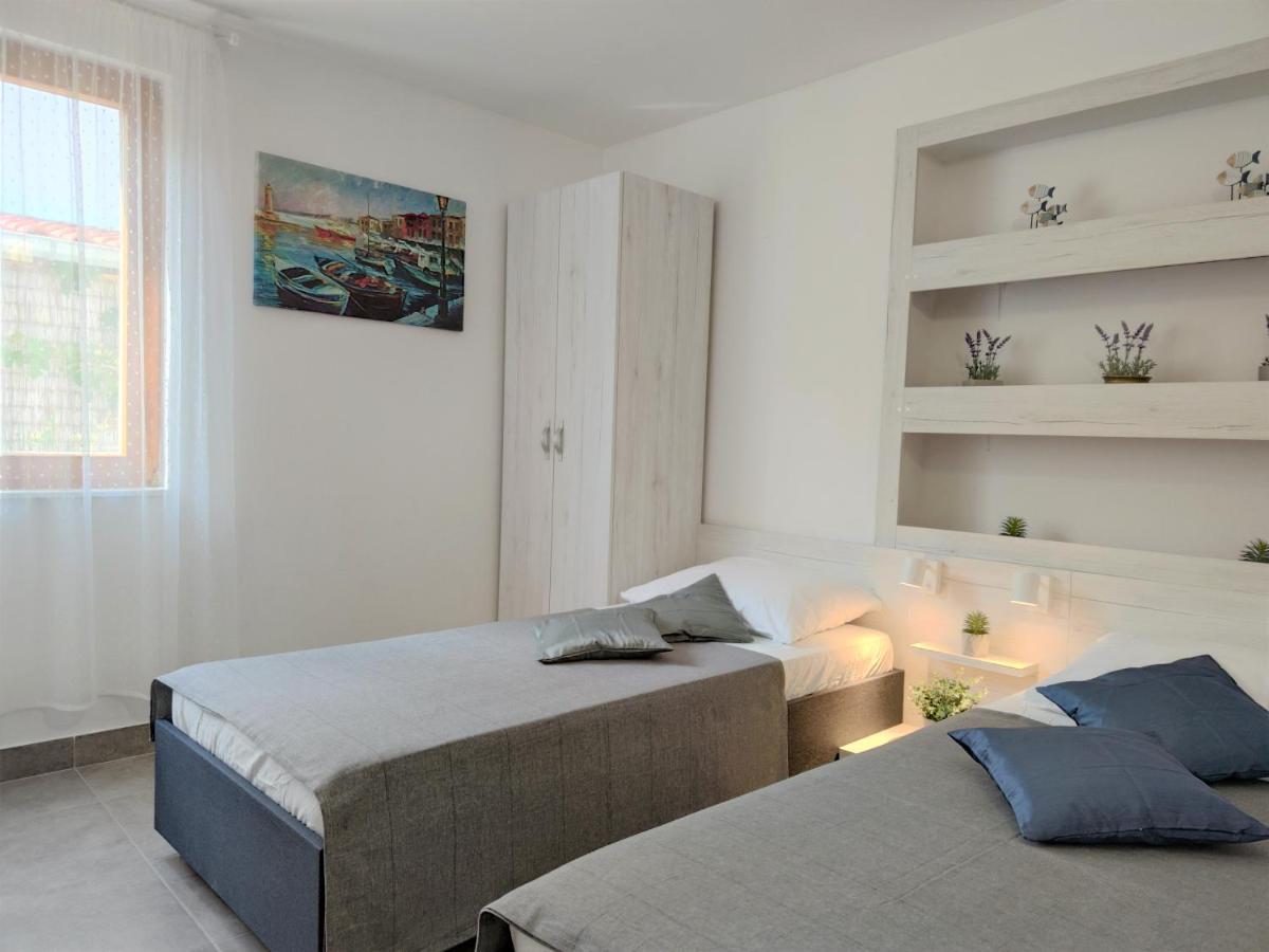 Apartments Rak Віс Екстер'єр фото