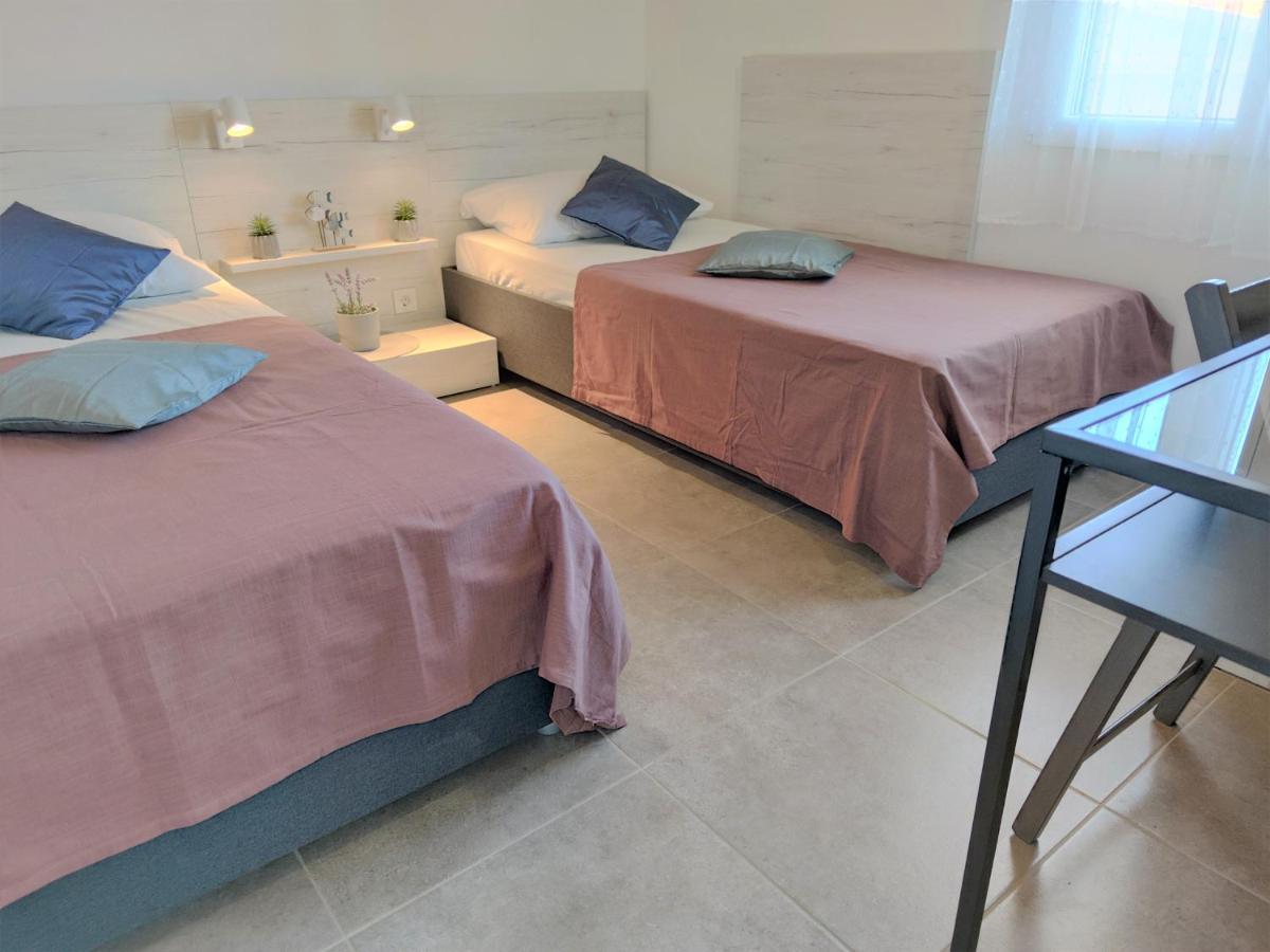 Apartments Rak Віс Екстер'єр фото